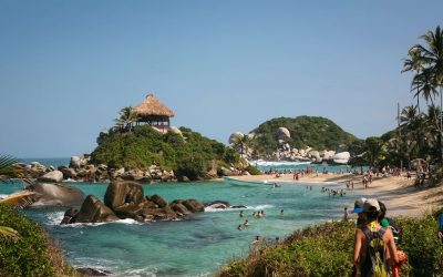 LAS INVASIONES DEL PARQUE TAYRONA (COLOMBIA)