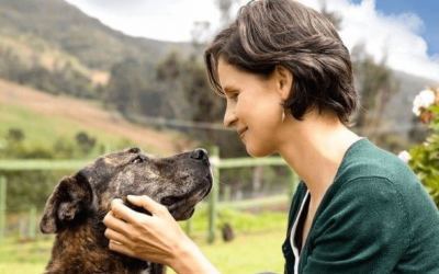 ANDREA PADILLA RECIBE PREMIO PETA A LA MUJER DEFENSORA DE LOS ANIMALES
