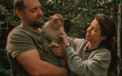 PERSONAJE DE LA SEMANA: HÉROES DE GUERRA: UN MATRIMONIO UCRANIANO QUE RESCATA ANIMALES EN MEDIO DEL CONFLICTO