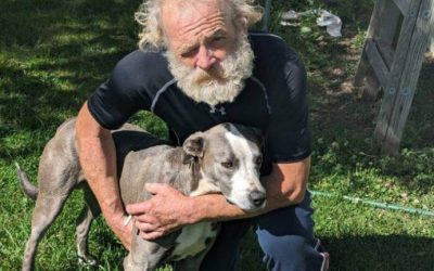 BLUE, EL HEROICO PERRO QUE CORRIÓ 6 KM PARA BUSCAR AYUDA Y SALVAR LA VIDA DE SU DUEÑO (ESTADOS UNIDOS)