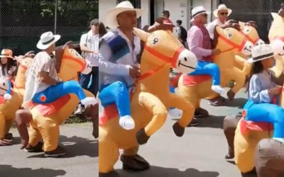 CABALGATAS CON CABALLOS INFLABLES, LA INNOVADORA PROPUESTA DE MUNICIPIO EN CALDAS (COLOMBIA)