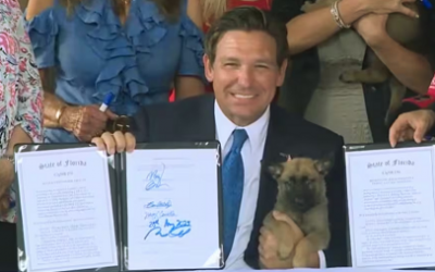 GOBERNADOR RON DESANTIS DE FLORIDA APRUEBA LEY TROOPER CONTRA  MALTRATO ANIMAL EN DESASTRES NATURALES